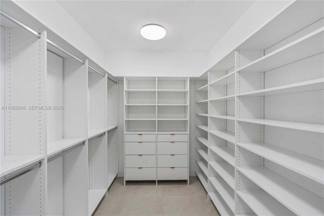 Active With Contract: $4,700 (4 beds, 3 baths, 2928 Square Feet)