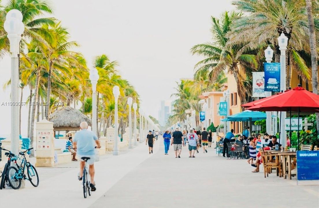 For Sale: $120,000 (1 beds, 1 baths, 597 Square Feet)