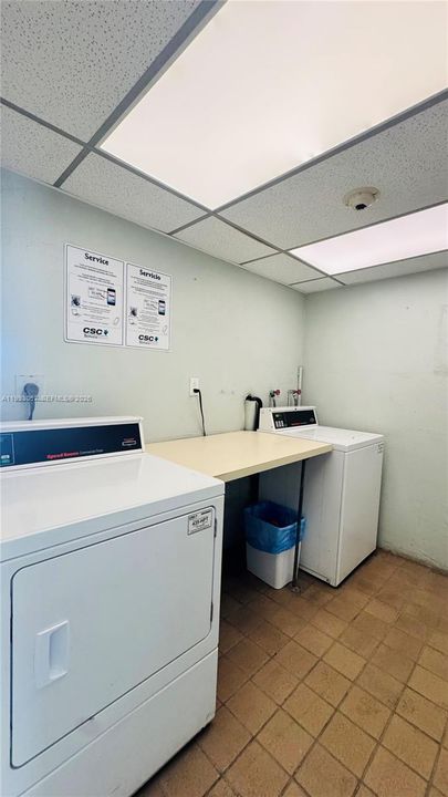 For Sale: $120,000 (1 beds, 1 baths, 597 Square Feet)