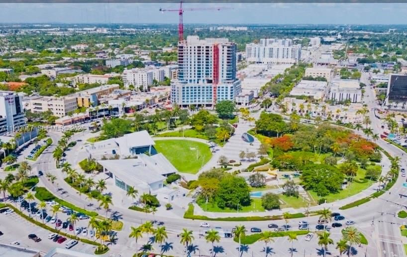 For Sale: $120,000 (1 beds, 1 baths, 597 Square Feet)