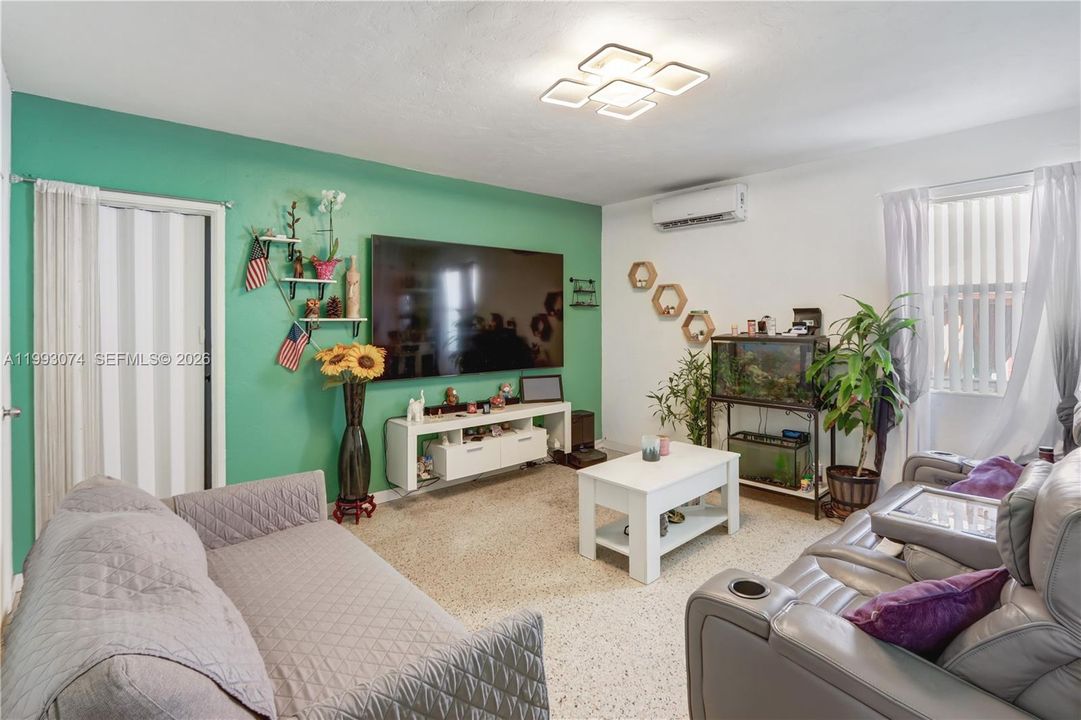 Back unit - 1 bedr/1bath