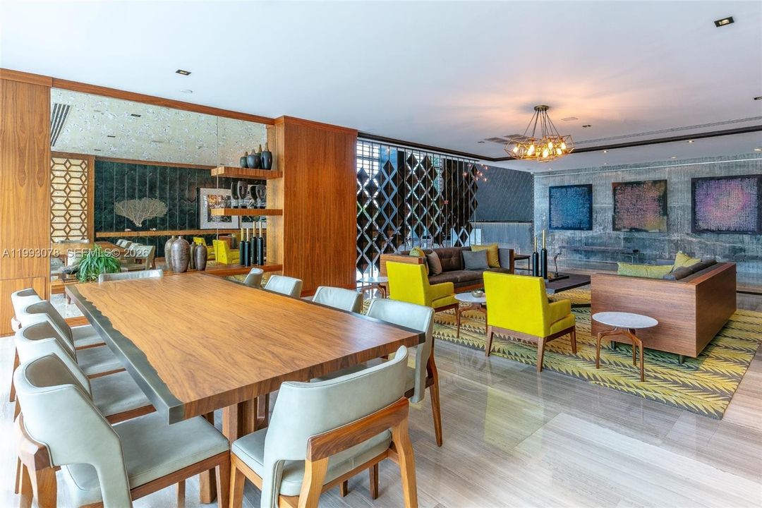 For Sale: $669,000 (2 beds, 2 baths, 1088 Square Feet)