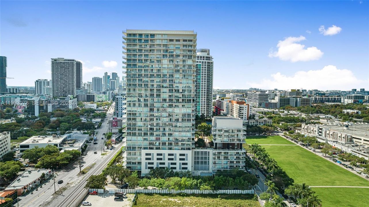 For Sale: $669,000 (2 beds, 2 baths, 1088 Square Feet)