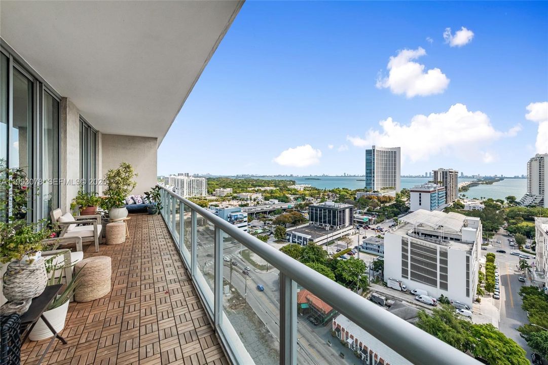 For Sale: $669,000 (2 beds, 2 baths, 1088 Square Feet)