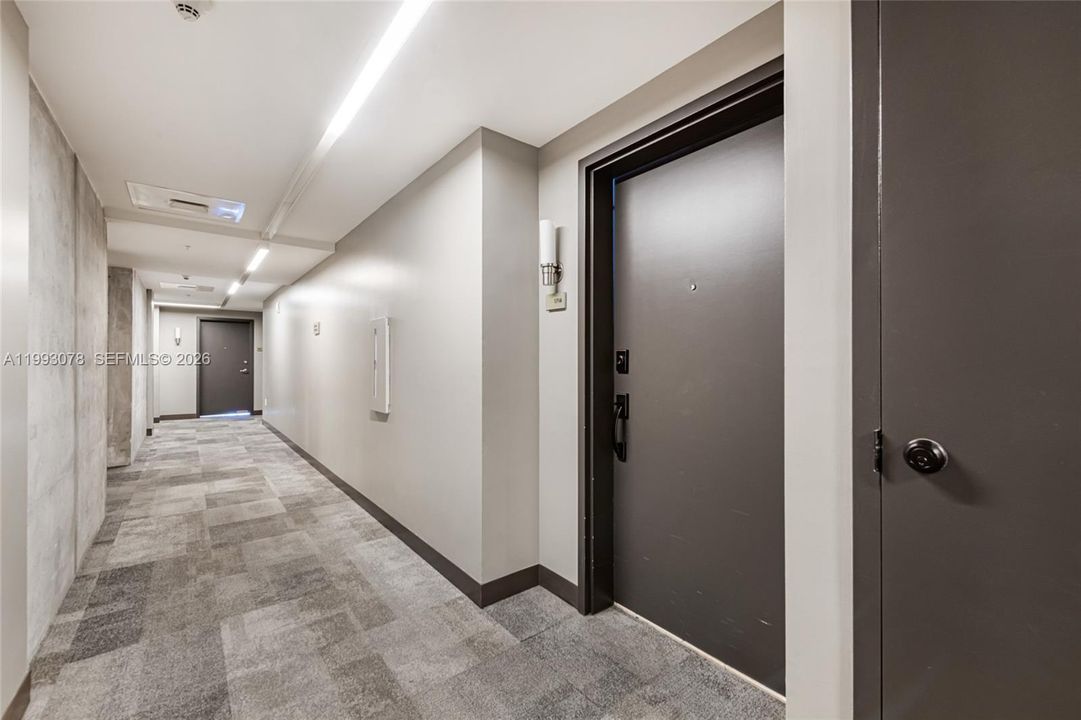 For Sale: $669,000 (2 beds, 2 baths, 1088 Square Feet)