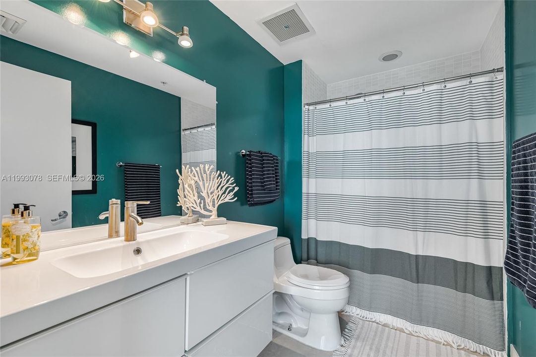 For Sale: $669,000 (2 beds, 2 baths, 1088 Square Feet)