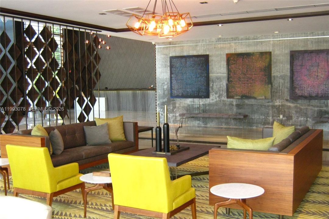 For Sale: $669,000 (2 beds, 2 baths, 1088 Square Feet)