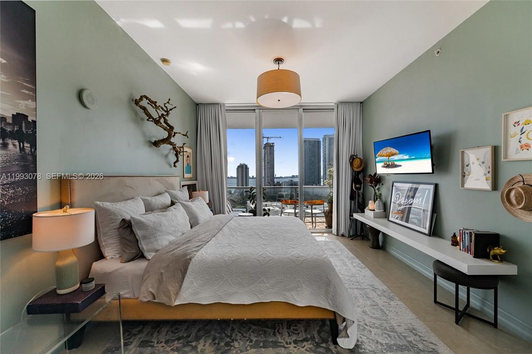 For Sale: $669,000 (2 beds, 2 baths, 1088 Square Feet)