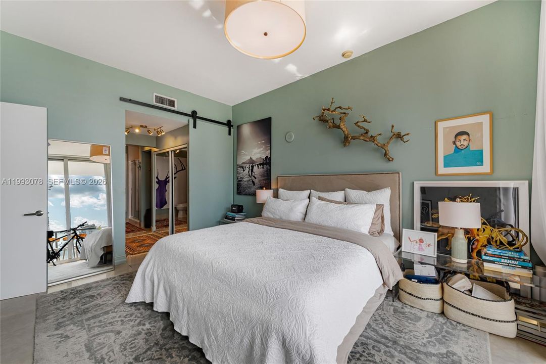 For Sale: $669,000 (2 beds, 2 baths, 1088 Square Feet)