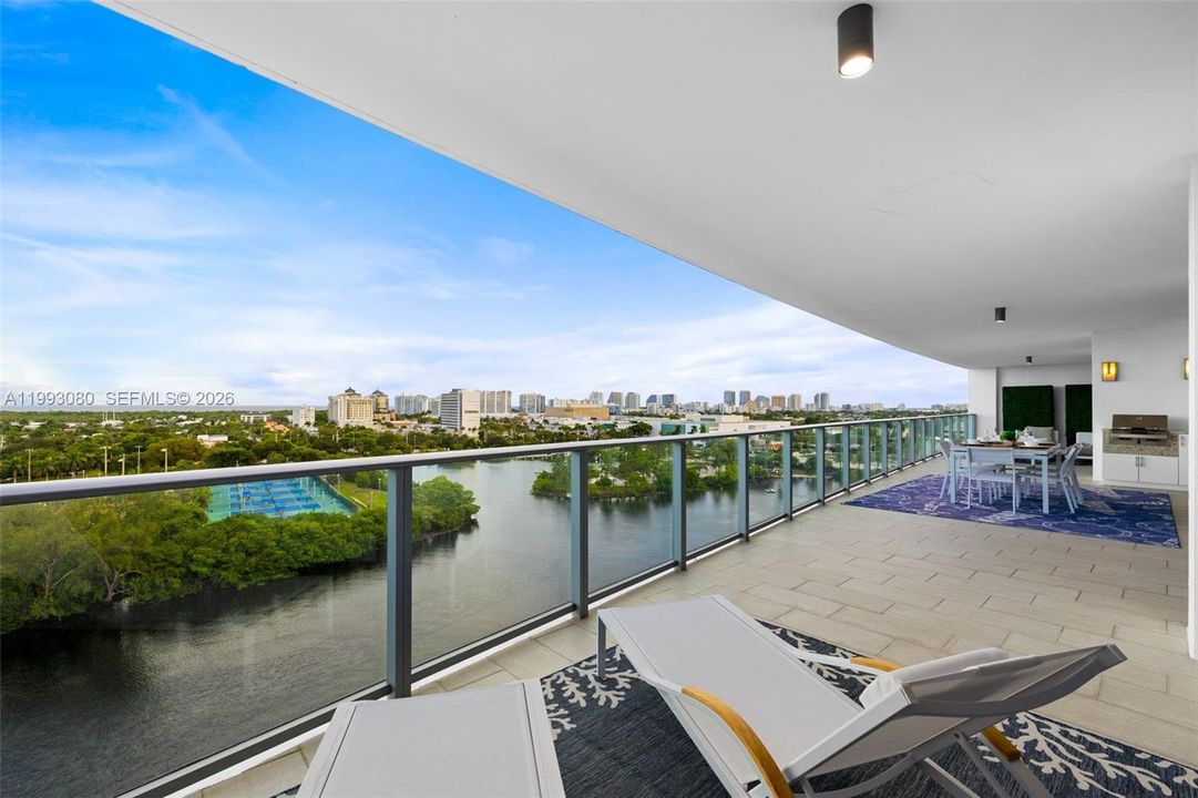 For Sale: $2,395,000 (3 beds, 3 baths, 2251 Square Feet)