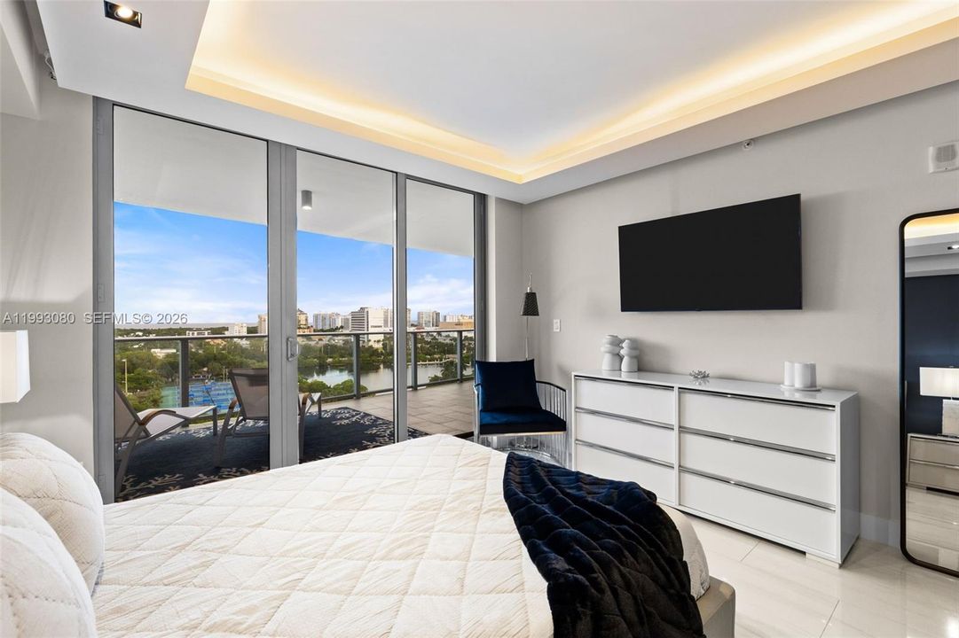 For Sale: $2,395,000 (3 beds, 3 baths, 2251 Square Feet)