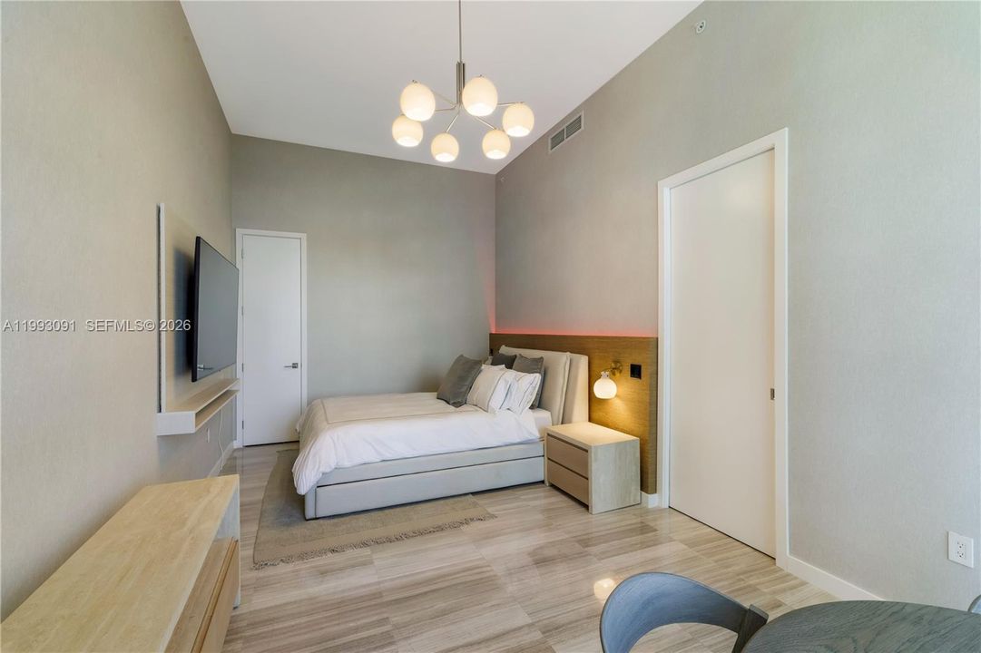 Active With Contract: $5,850,000 (4 beds, 3 baths, 2532 Square Feet)