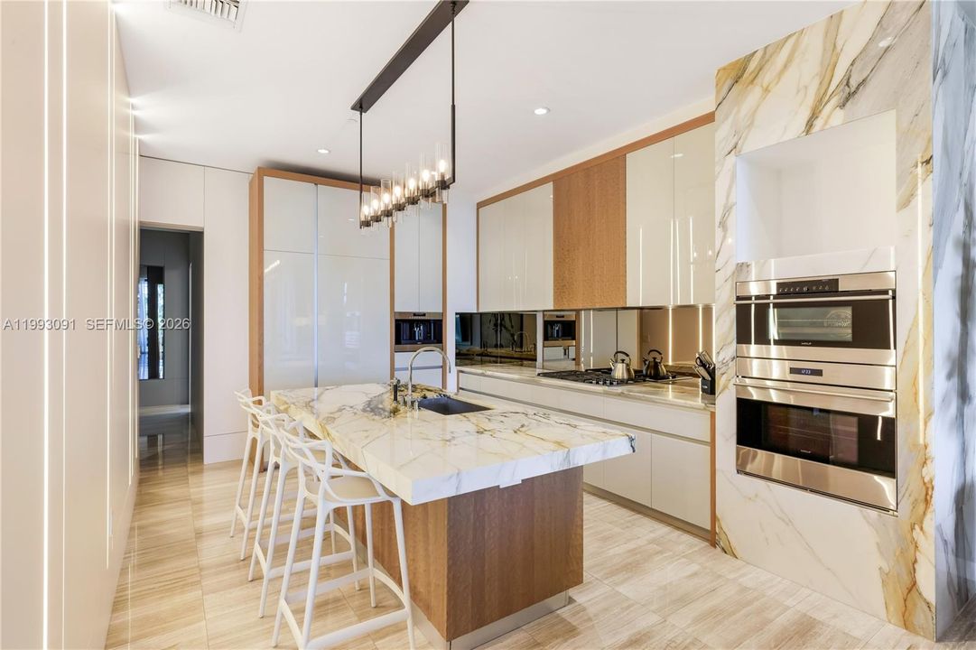 Active With Contract: $5,850,000 (4 beds, 3 baths, 2532 Square Feet)