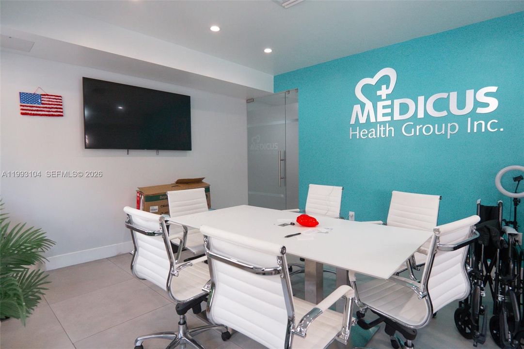 出租: $6,000 (0 贝兹, 0 浴室, 0 平方英尺)