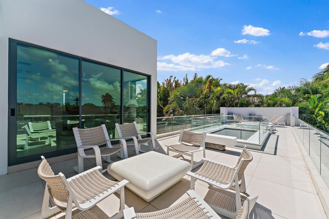 Upper Sun Deck