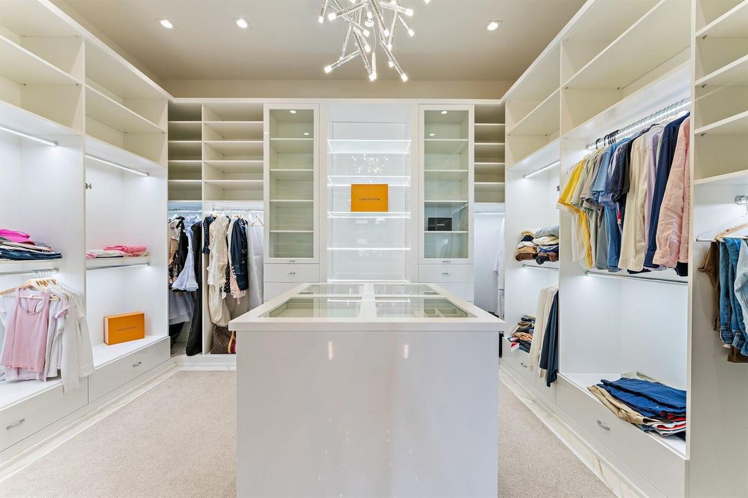 Wardrobe Room