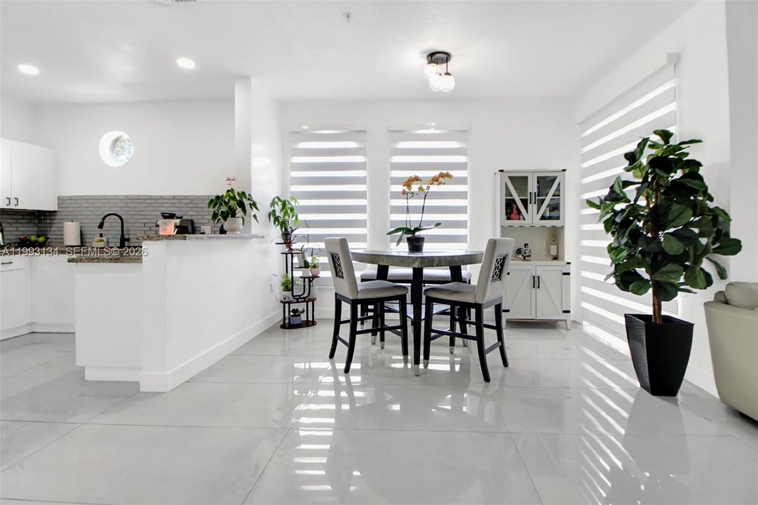 На продажу: $430,000 (3 спален, 2 ванн, 1340 Квадратных фут)