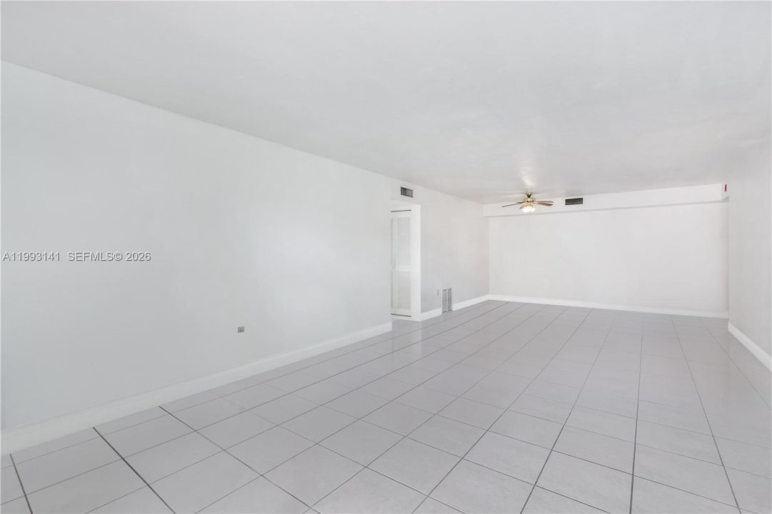 Activo con contrato: $239,000 (2 camas, 2 baños, 1262 Pies cuadrados)