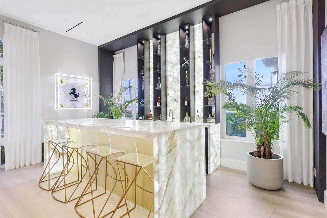 Cocktail Bar/Lounge