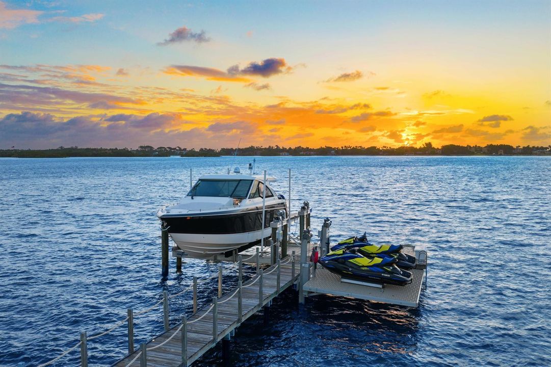 New 60K Boat Lift