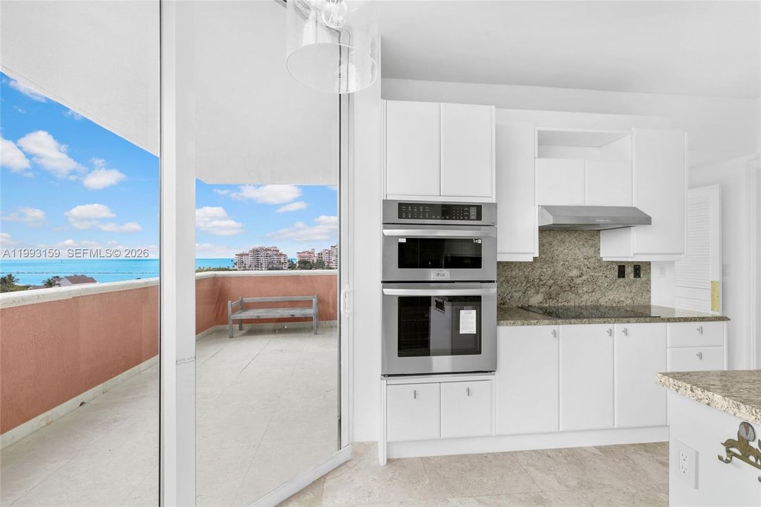 待售: $2,850,000 (3 贝兹, 2 浴室, 2340 平方英尺)