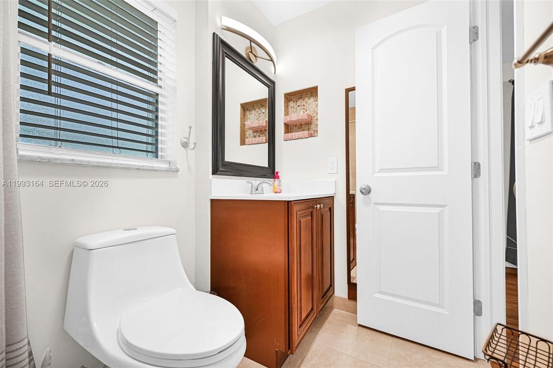 В аренду: $2,500 (2 спален, 2 ванн, 1130 Квадратных фут)