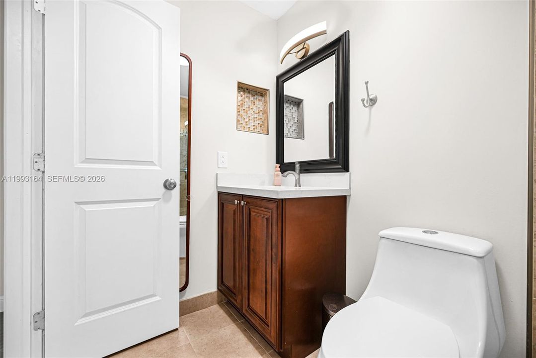 В аренду: $2,500 (2 спален, 2 ванн, 1130 Квадратных фут)