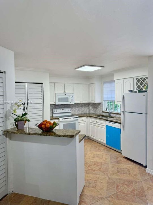 Activo con contrato: $285,000 (3 camas, 2 baños, 1255 Pies cuadrados)