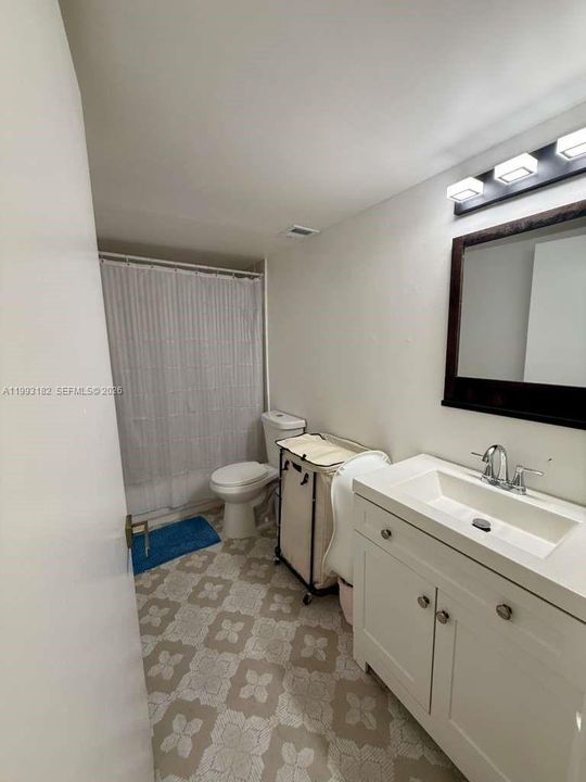 Activo con contrato: $285,000 (3 camas, 2 baños, 1255 Pies cuadrados)