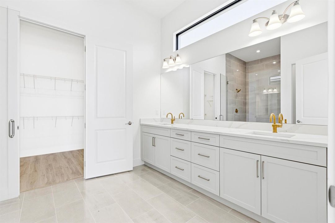 Owner's Bath