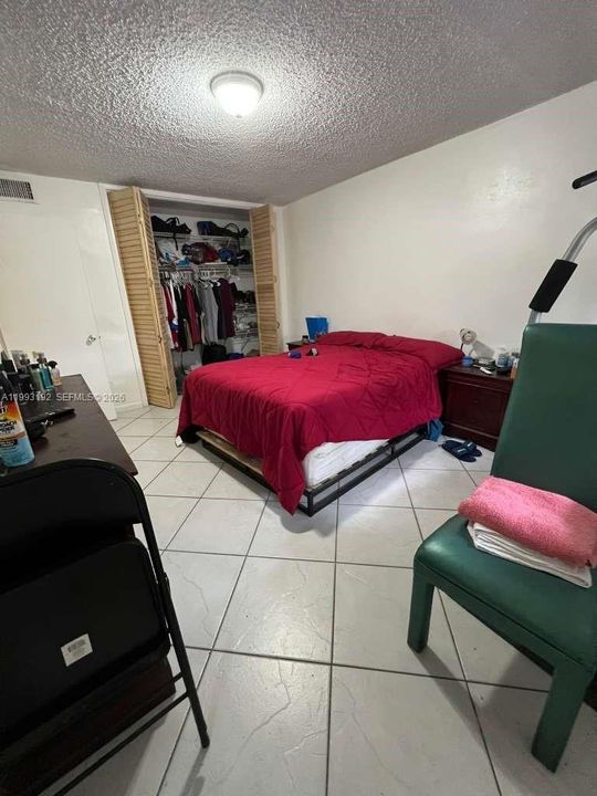 For Sale: $150,000 (1 beds, 1 baths, 720 Square Feet)