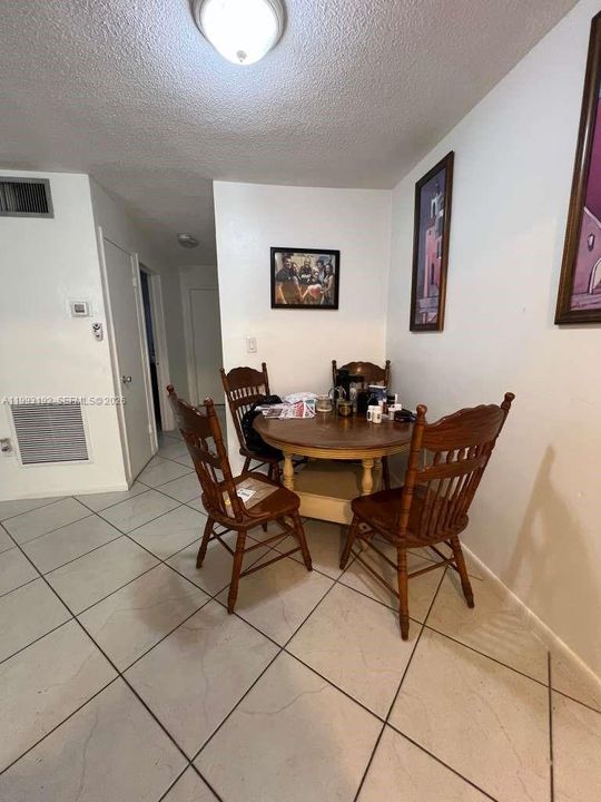 For Sale: $150,000 (1 beds, 1 baths, 720 Square Feet)