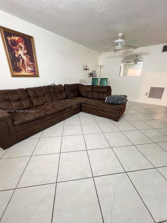 For Sale: $150,000 (1 beds, 1 baths, 720 Square Feet)
