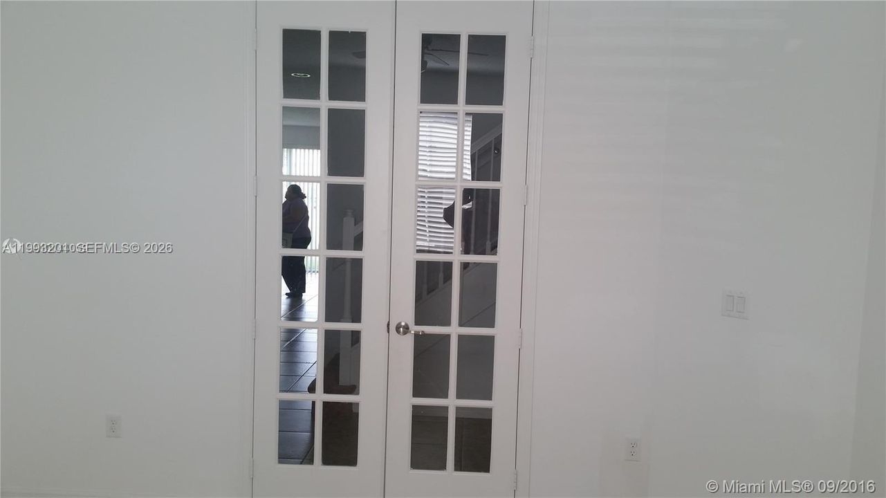 Activo con contrato: $3,450 (3 camas, 2 baños, 1894 Pies cuadrados)