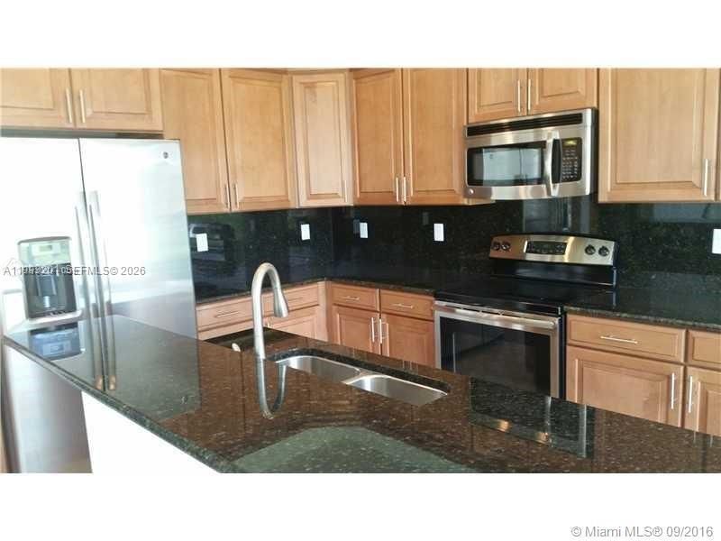 Activo con contrato: $3,450 (3 camas, 2 baños, 1894 Pies cuadrados)