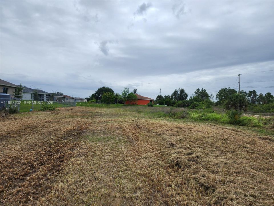 На продажу: $35,000 (0.28 acres)