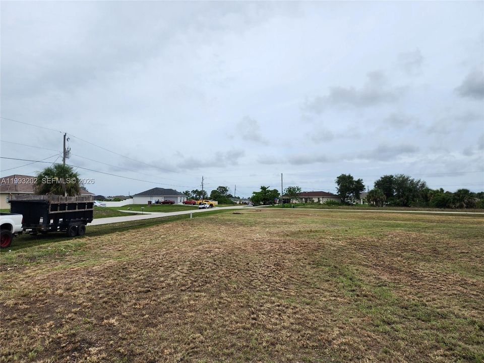 На продажу: $35,000 (0.28 acres)