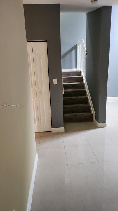 Под контрактом: $399,000 (3 спален, 2 ванн, 1559 Квадратных фут)