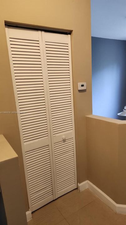 Под контрактом: $399,000 (3 спален, 2 ванн, 1559 Квадратных фут)