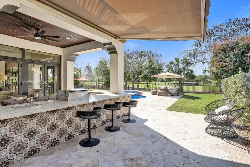 En Venta: $2,550,000 (5 camas, 4 baños, 4688 Pies cuadrados)