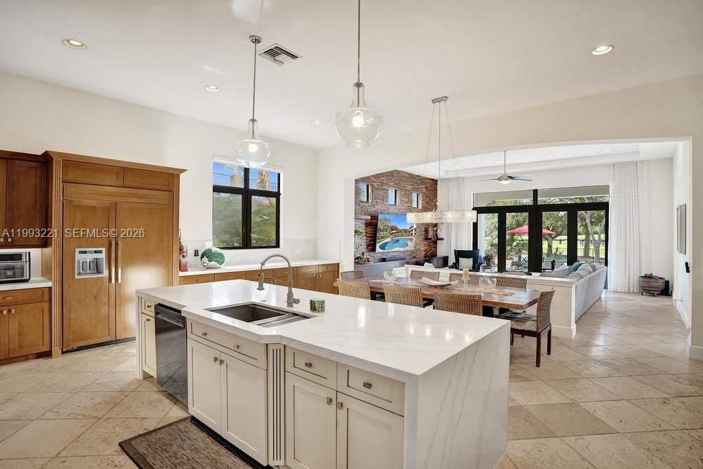 En Venta: $2,550,000 (5 camas, 4 baños, 4688 Pies cuadrados)