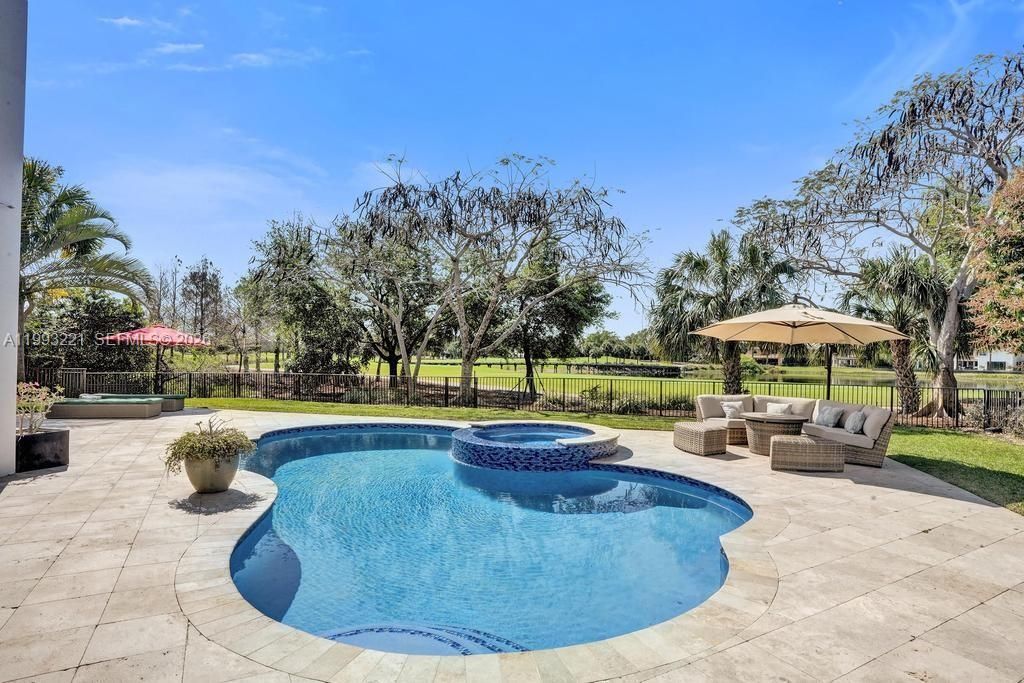 En Venta: $2,550,000 (5 camas, 4 baños, 4688 Pies cuadrados)