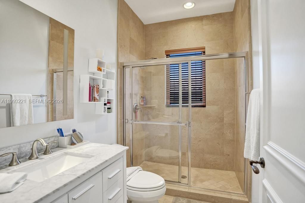 En Venta: $2,550,000 (5 camas, 4 baños, 4688 Pies cuadrados)