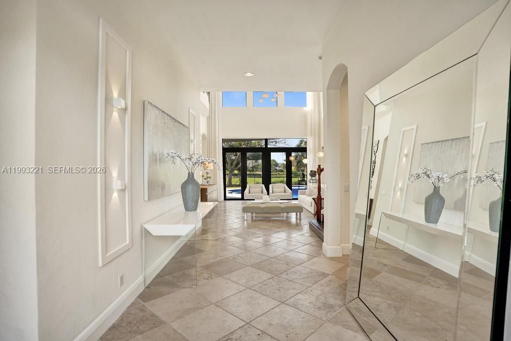 En Venta: $2,550,000 (5 camas, 4 baños, 4688 Pies cuadrados)