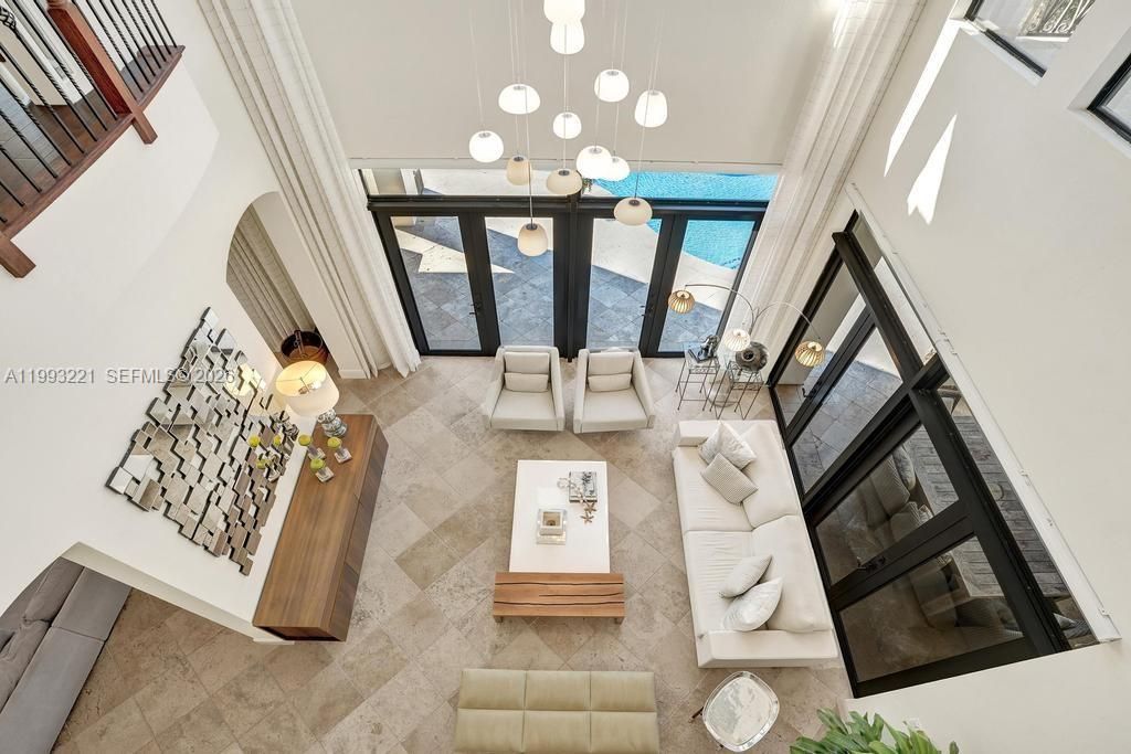 En Venta: $2,550,000 (5 camas, 4 baños, 4688 Pies cuadrados)