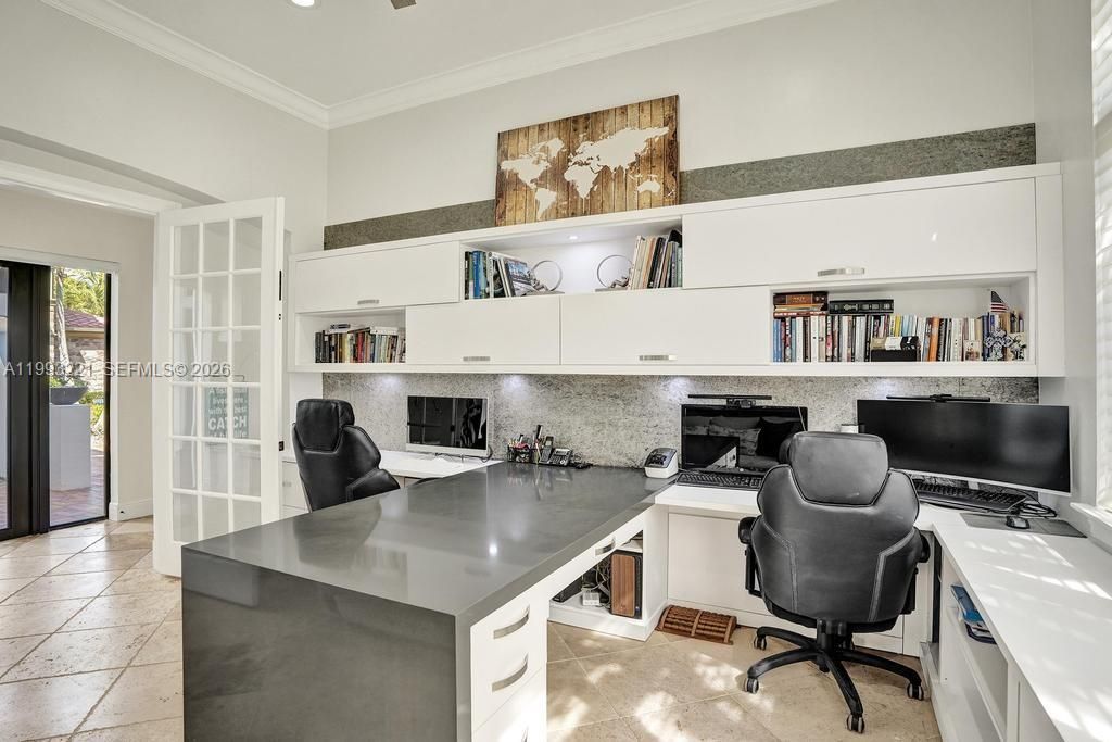 En Venta: $2,550,000 (5 camas, 4 baños, 4688 Pies cuadrados)