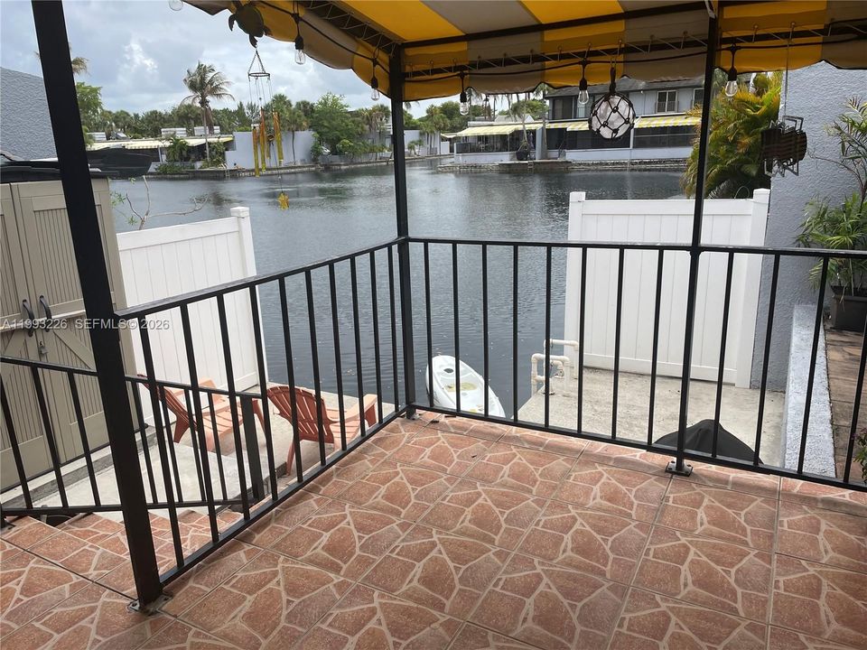 For Sale: $549,000 (2 beds, 2 baths, 1275 Square Feet)