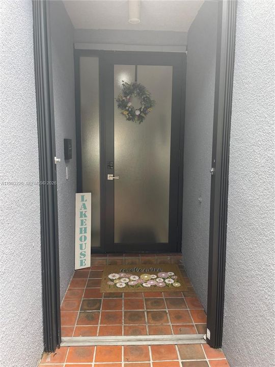 For Sale: $549,000 (2 beds, 2 baths, 1275 Square Feet)