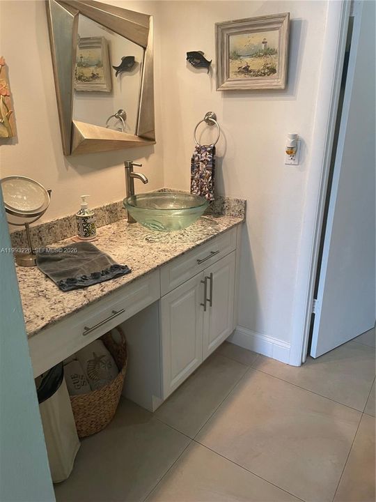 For Sale: $549,000 (2 beds, 2 baths, 1275 Square Feet)