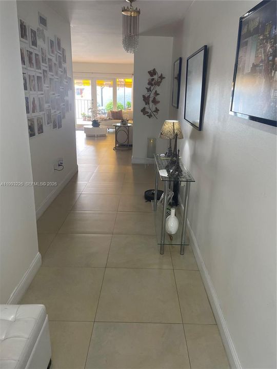 For Sale: $549,000 (2 beds, 2 baths, 1275 Square Feet)